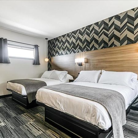 Manitoulin Motel Little Current Ngoại thất bức ảnh