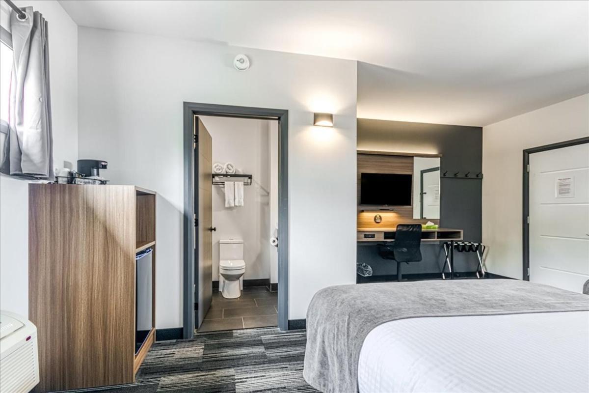 Manitoulin Motel Little Current Ngoại thất bức ảnh