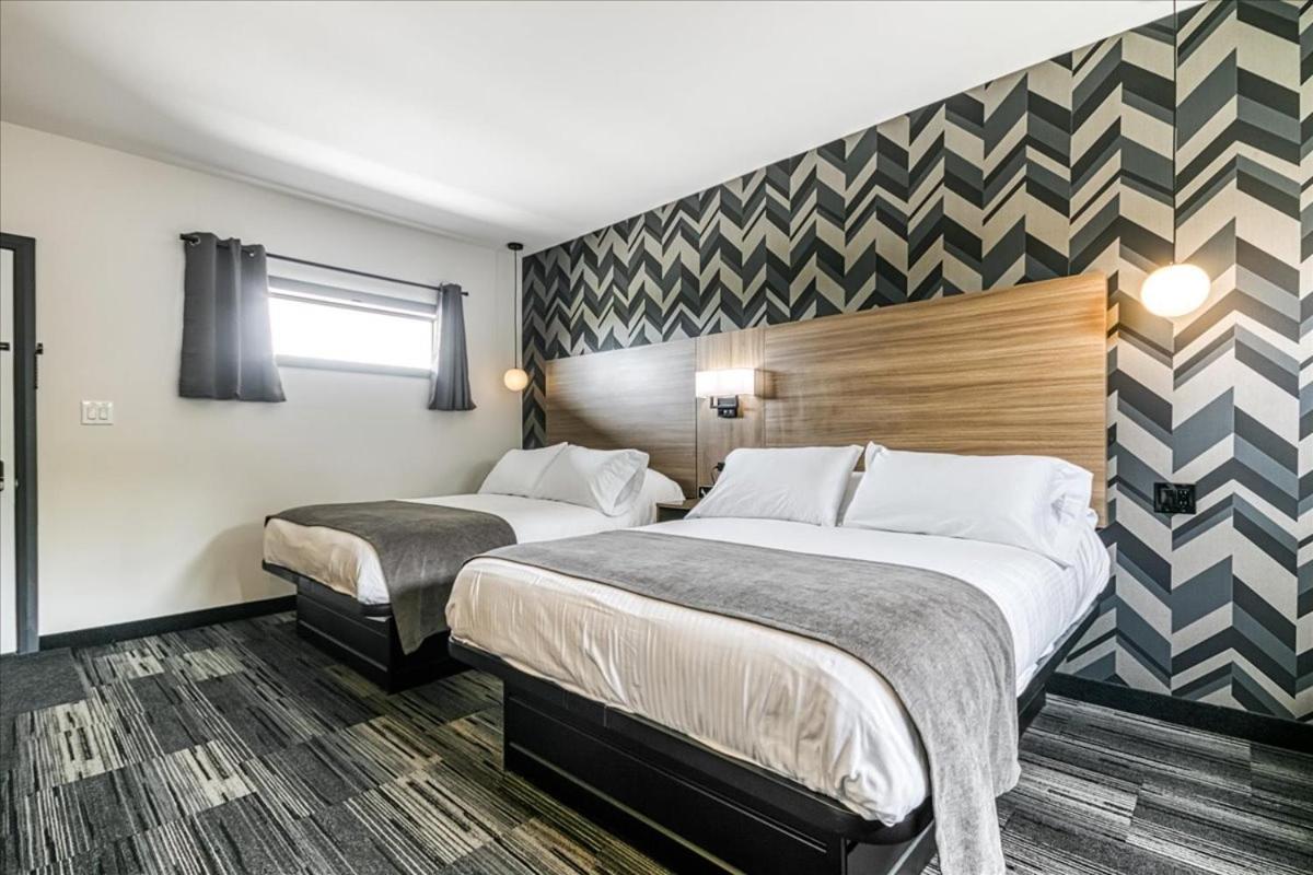 Manitoulin Motel Little Current Ngoại thất bức ảnh
