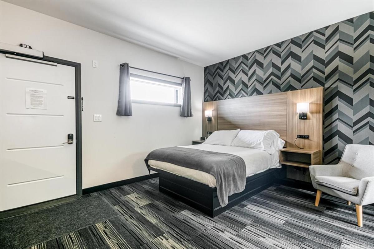 Manitoulin Motel Little Current Ngoại thất bức ảnh